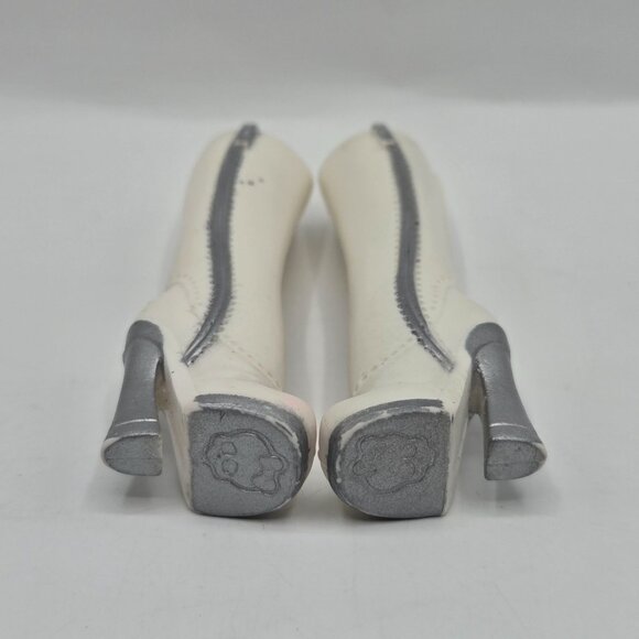 Monster High Scarah Screams I Heart Fashion White & Silver Boots Shoes - Picture 3 of 4